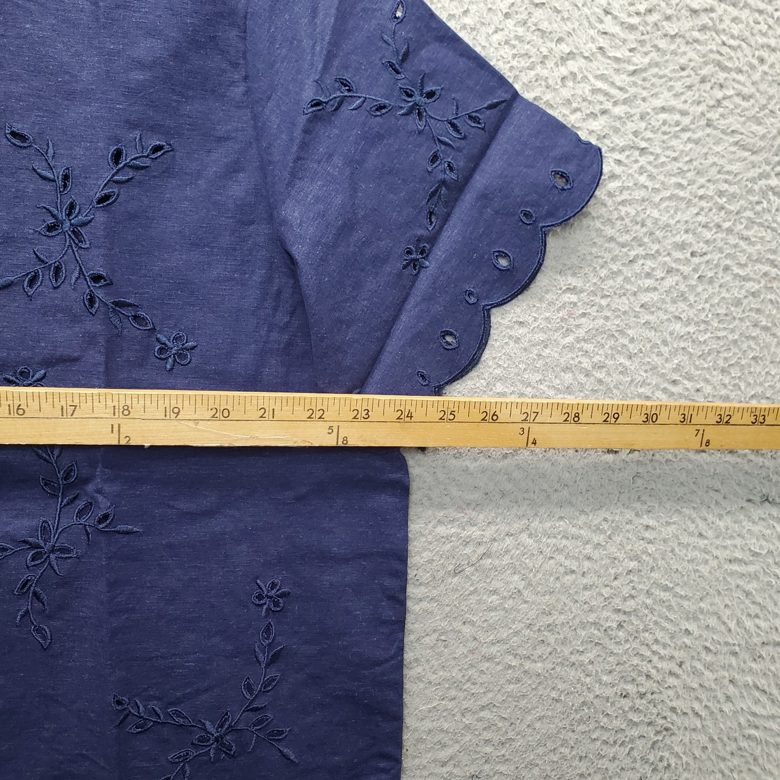 Denim & Co. Blouse Tops Womens Large Navy Embroidery Eyelet Floral Scalloped Hem — image 4 of 7